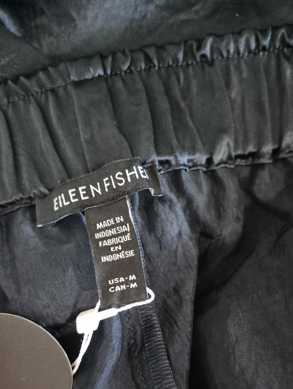 NWT Eileen Fisher Graphite Textured Satin Wide-Leg Pants Size Medium - Picture 9 of 10